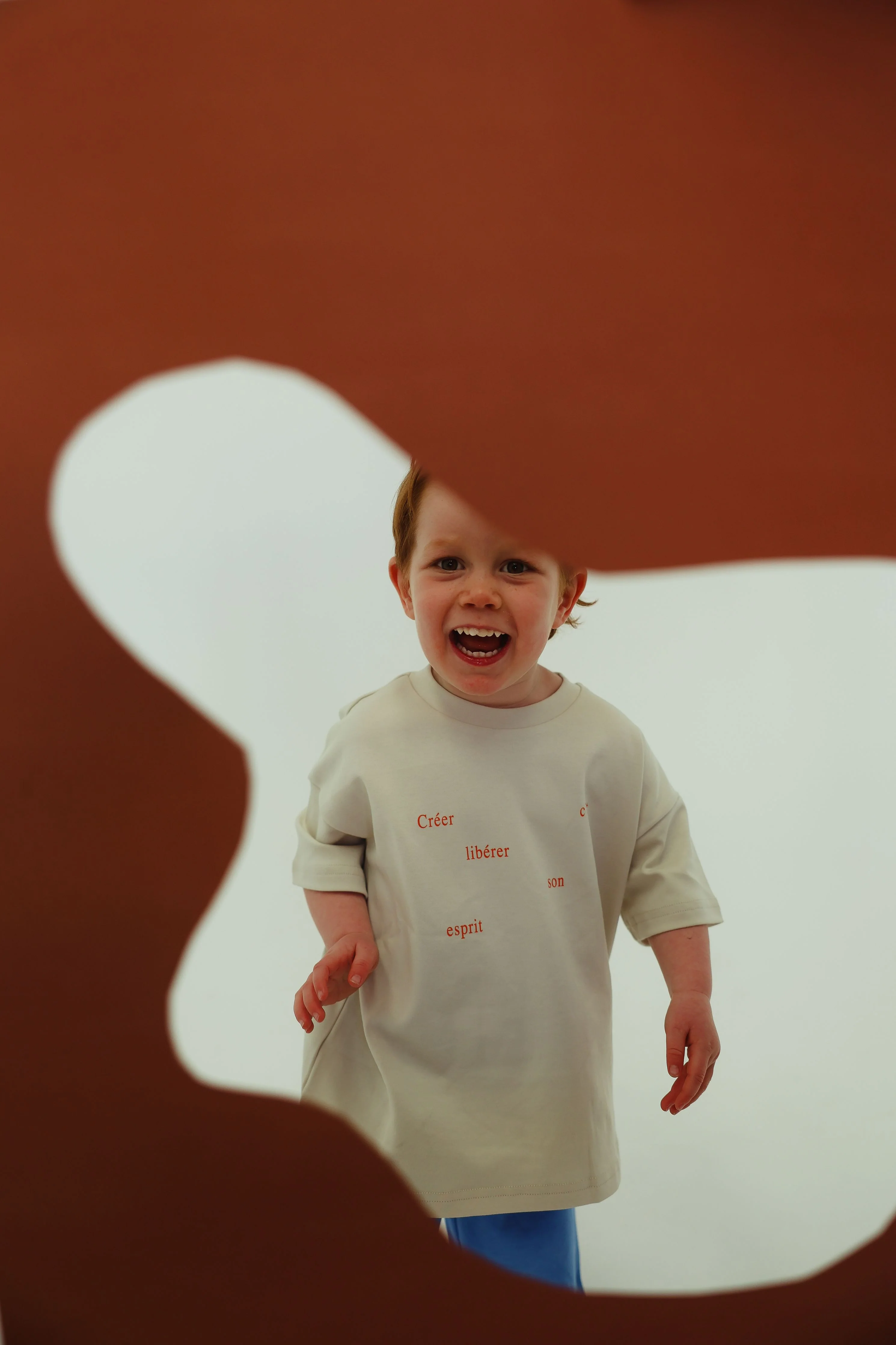 C'est organic cotton tee - cream/red - Image 6